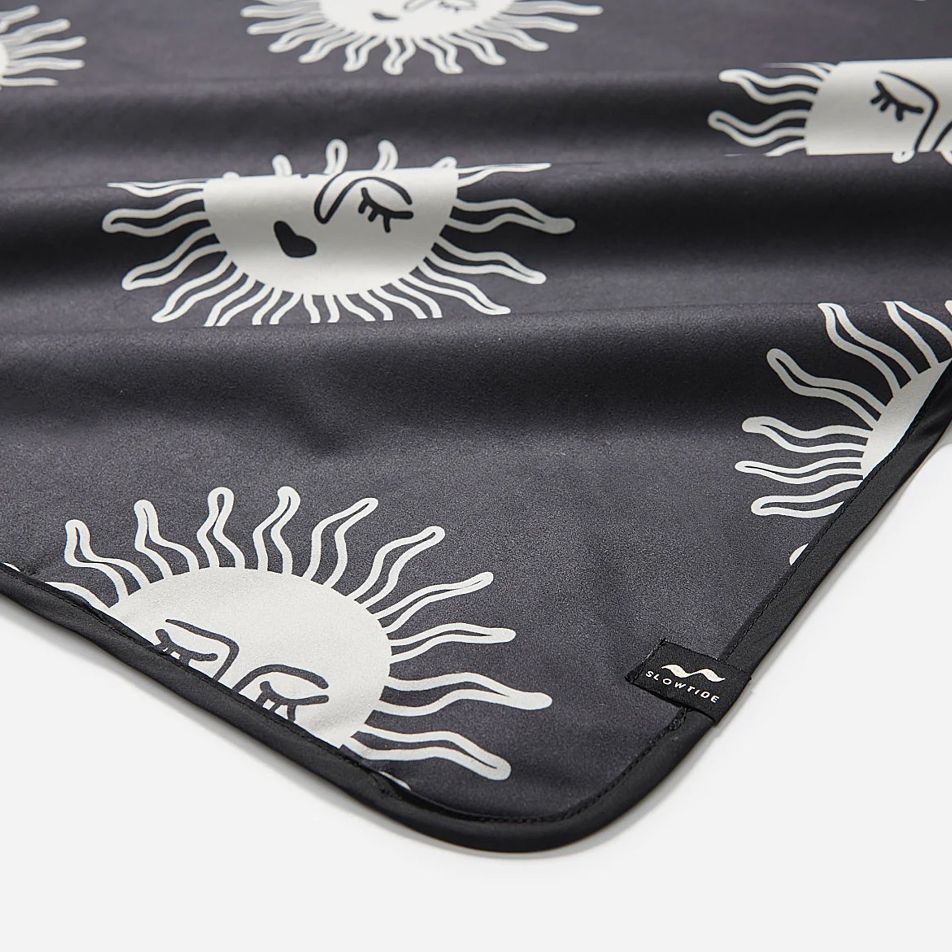 Slowtide Slowburn Quick-Dry Picnic Blanket - Black - ManGo Surfing