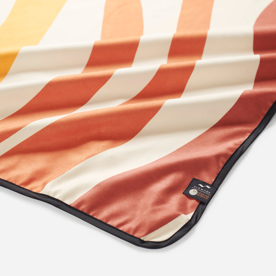Slowtide Textured Waves Picnic Blanket - Multicoloured - ManGo Surfing