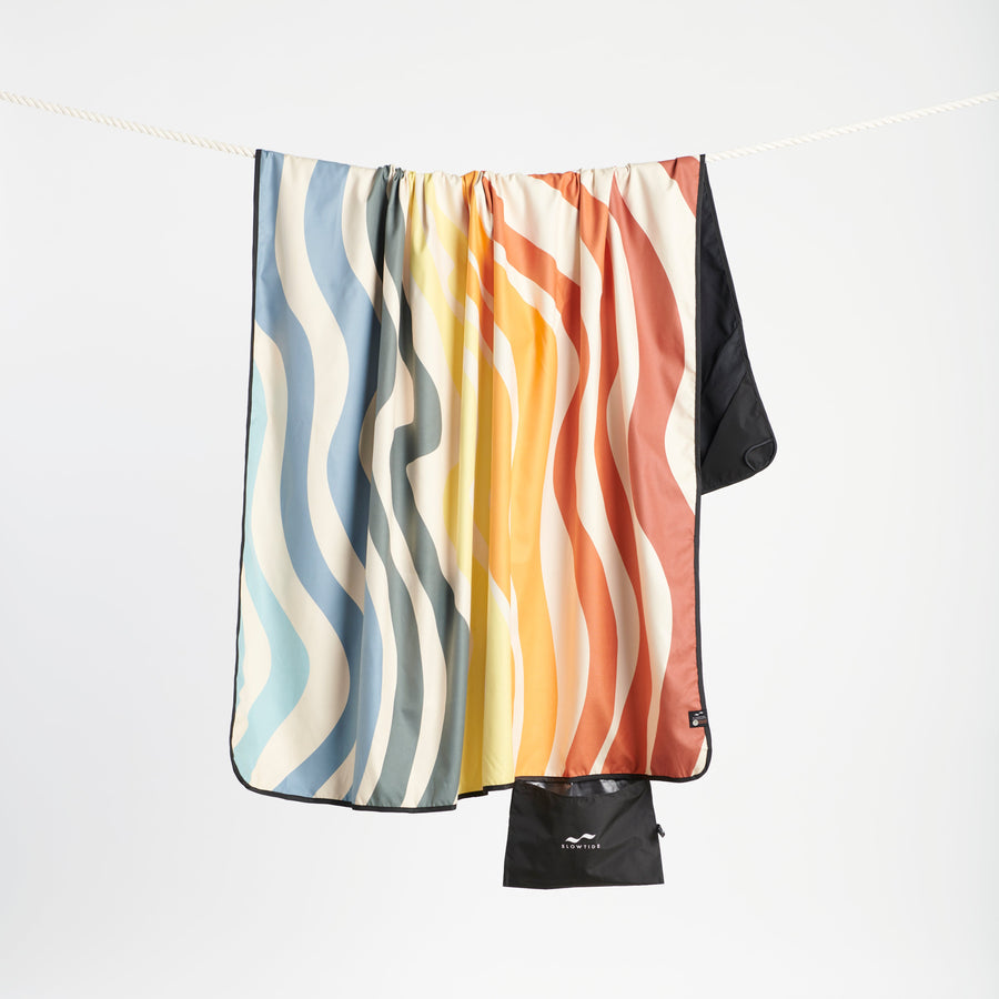Slowtide Textured Waves Picnic Blanket - Multicoloured - ManGo Surfing