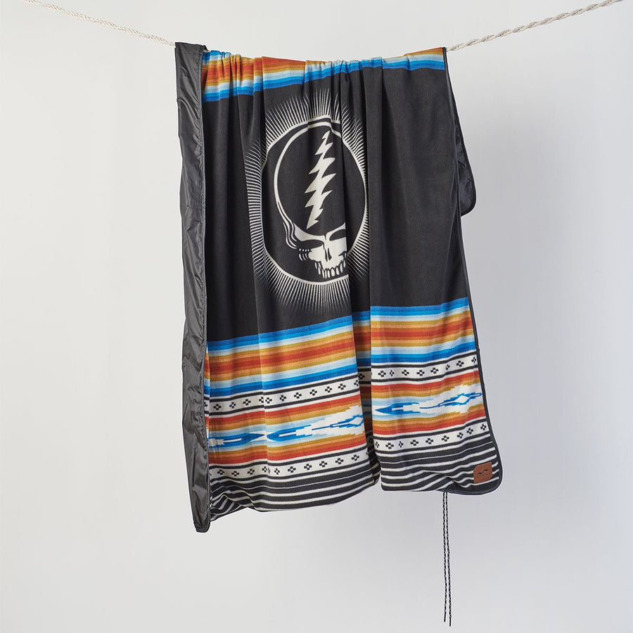 Slowtide Frisco Camp Blanket - Black - ManGo Surfing