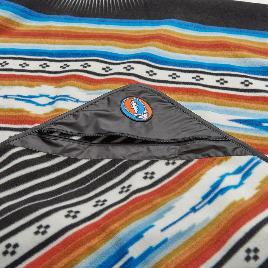 Slowtide Frisco Camp Blanket - Black - ManGo Surfing