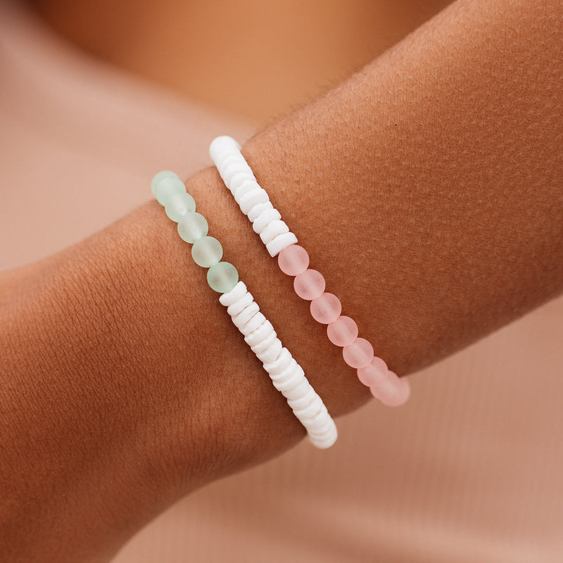 Puka Shell and Frosted Bead Stretch Bracelet / Mint Green - ManGo Surfing