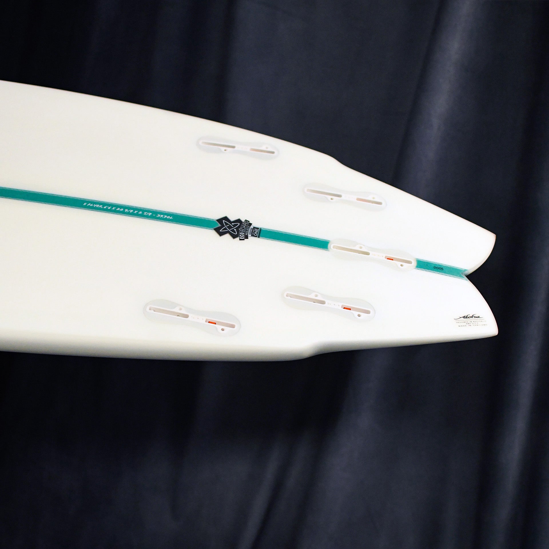 Aloha S Flyer 5F FCSII Shadow Force Surfboard - 6&#39;6 - Clear/Aqua Stringer