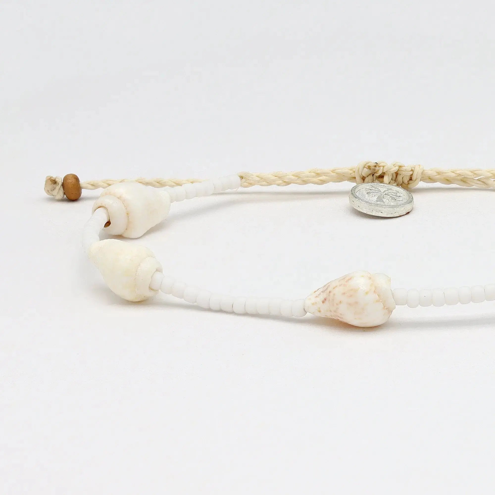 Pineapple Island Giada Rahayu Shell Beaded Bracelet - White