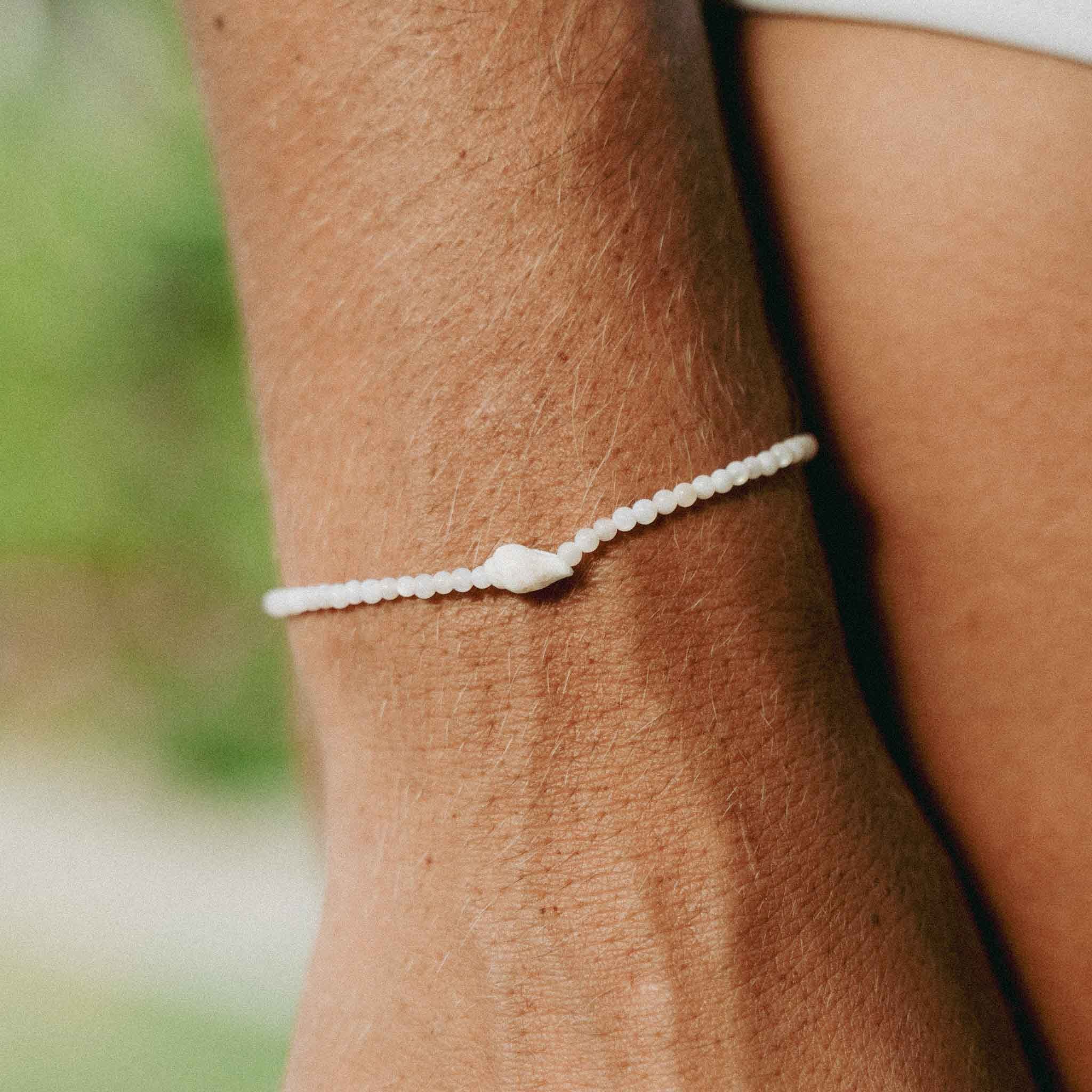 Pineapple Island Giada Melati Shell Beaded Bracelet - White