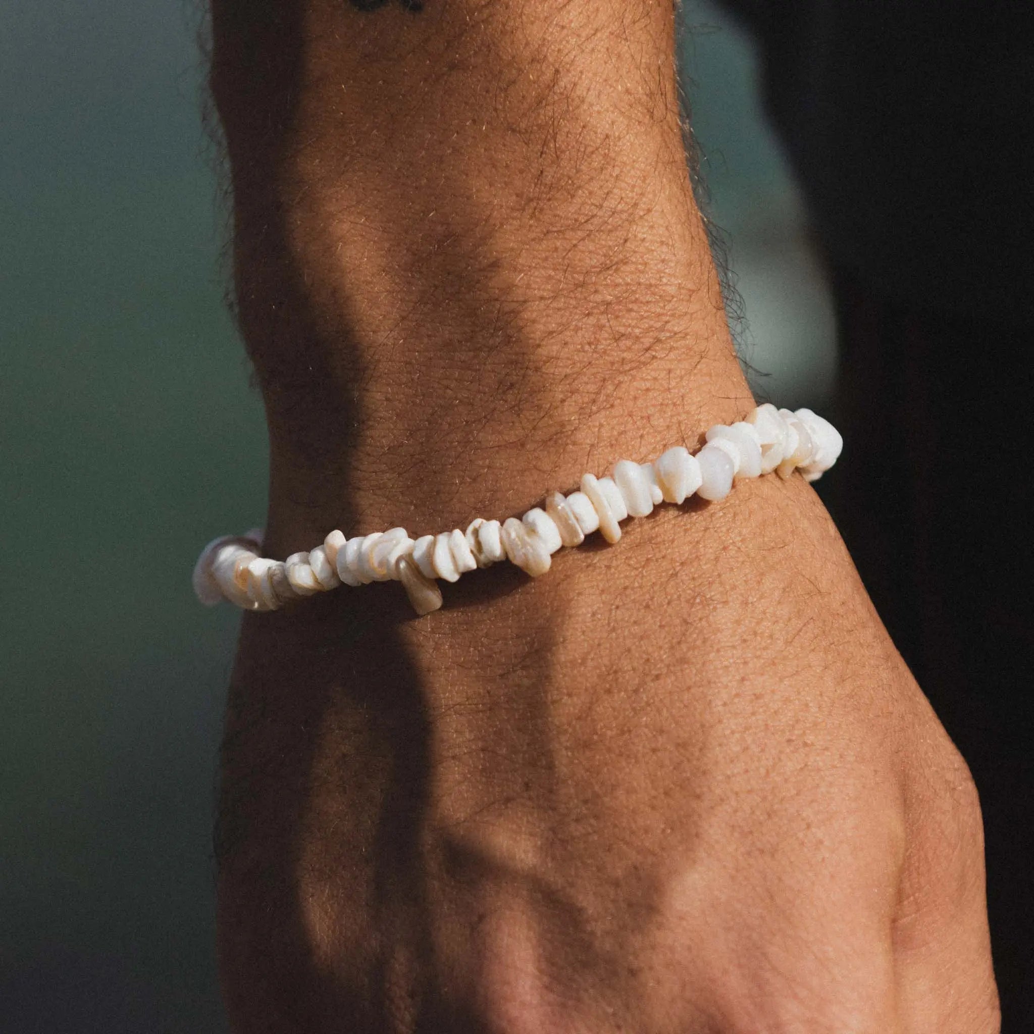 Pineapple Island Canggu Puka Shell Surfer Bracelet - Cream