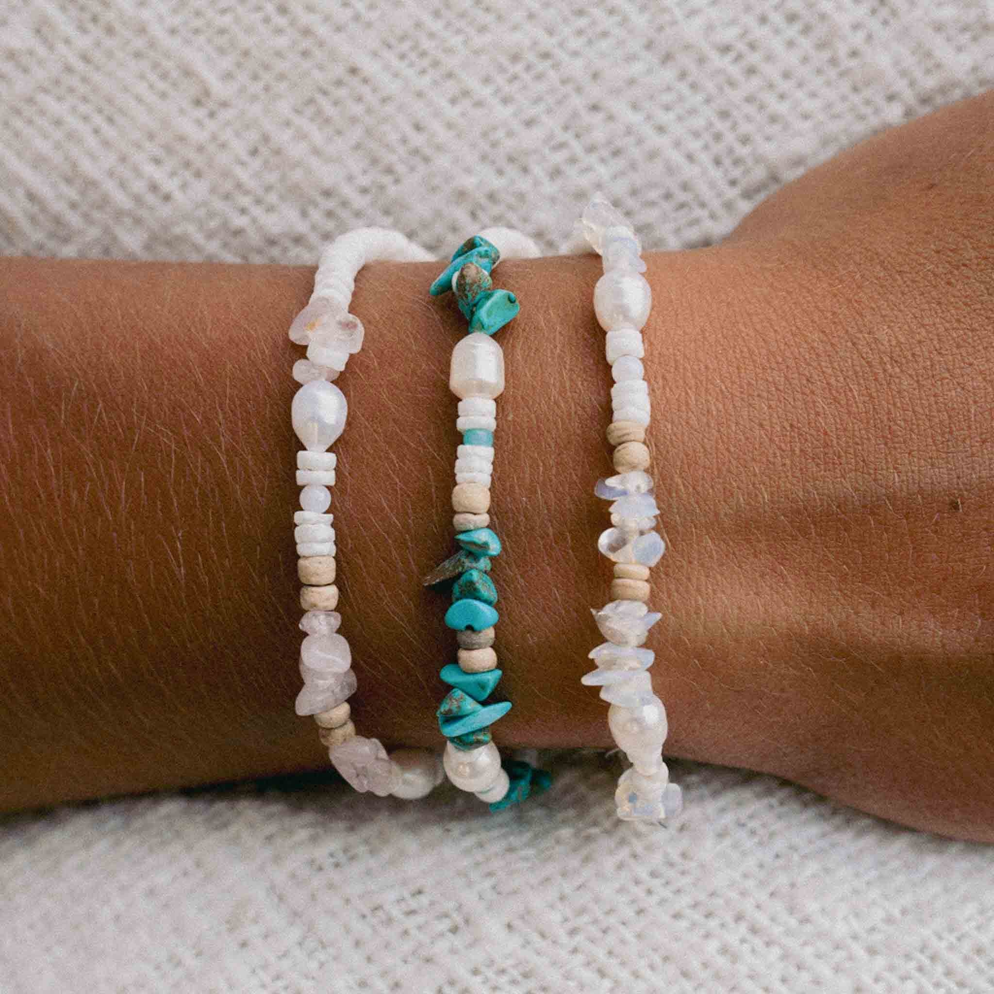 Pineapple Island Love is Here Natural Stone, Pearl &amp; Shell Bracelet - White/Beige