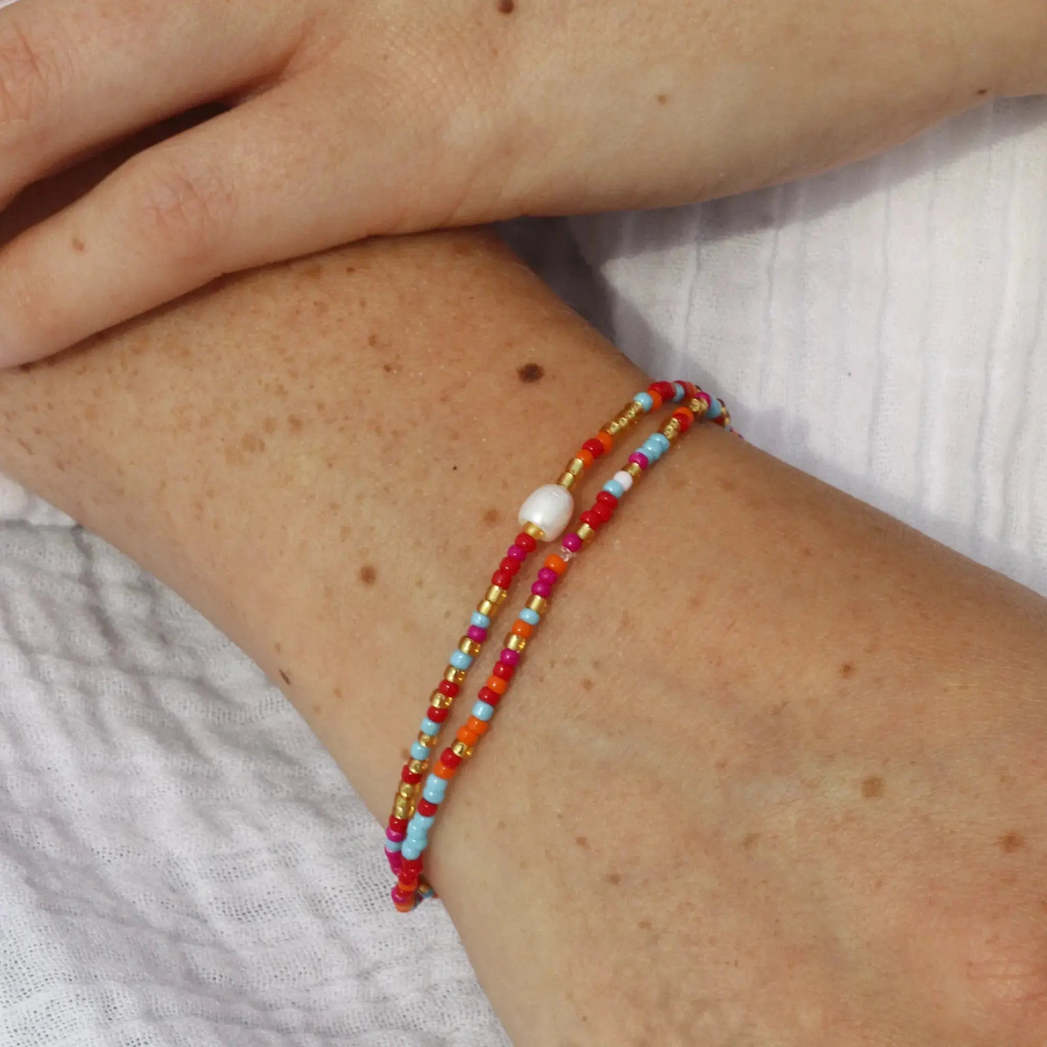 Pineapple Island Senja Pink Golden Hour Beaded Bracelet - Red/Pink