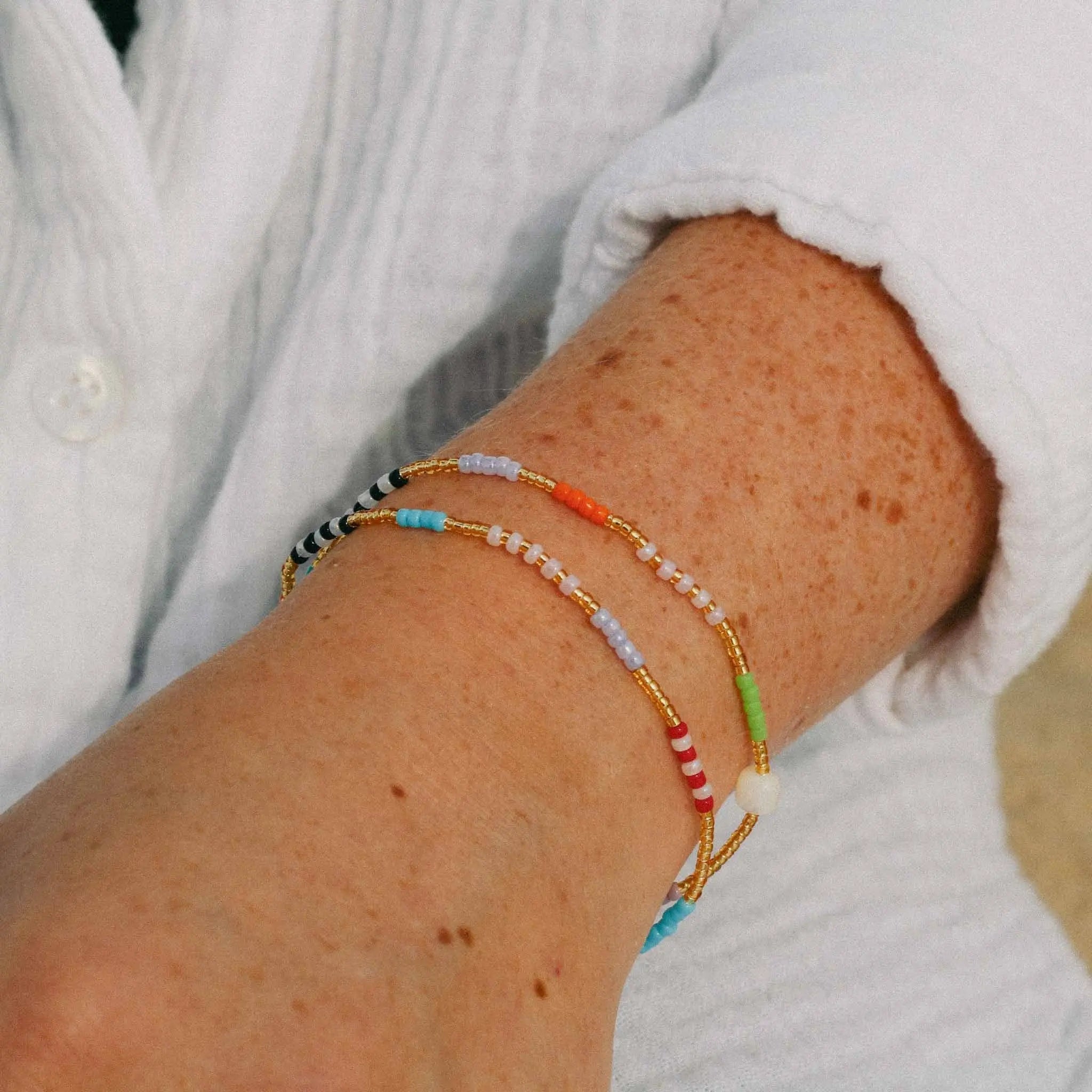 Pineapple Island Berpesta Colourful Golden Hour Beaded Bracelet - Gold/Multi