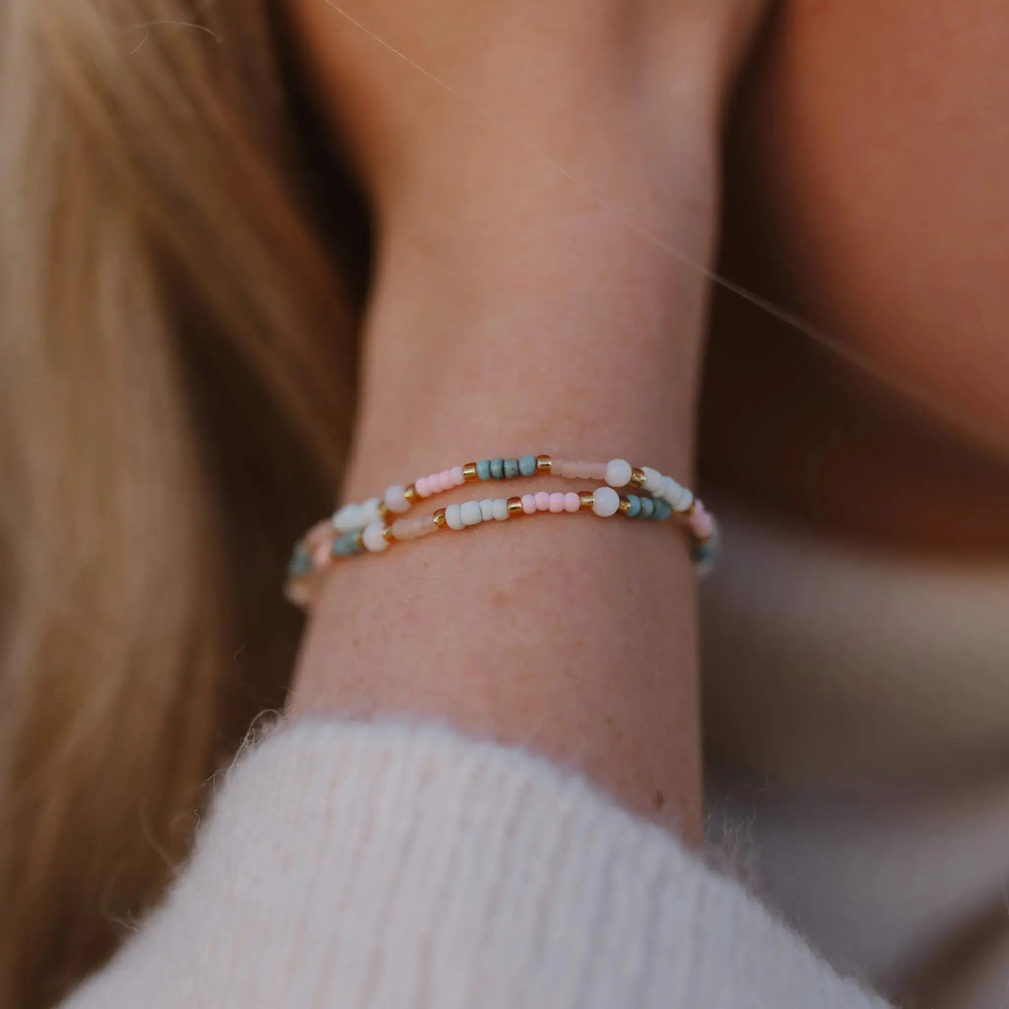 Pineapple Island Kemboja Pastel Endless Summer Bracelet - Pink/Turquoise/White