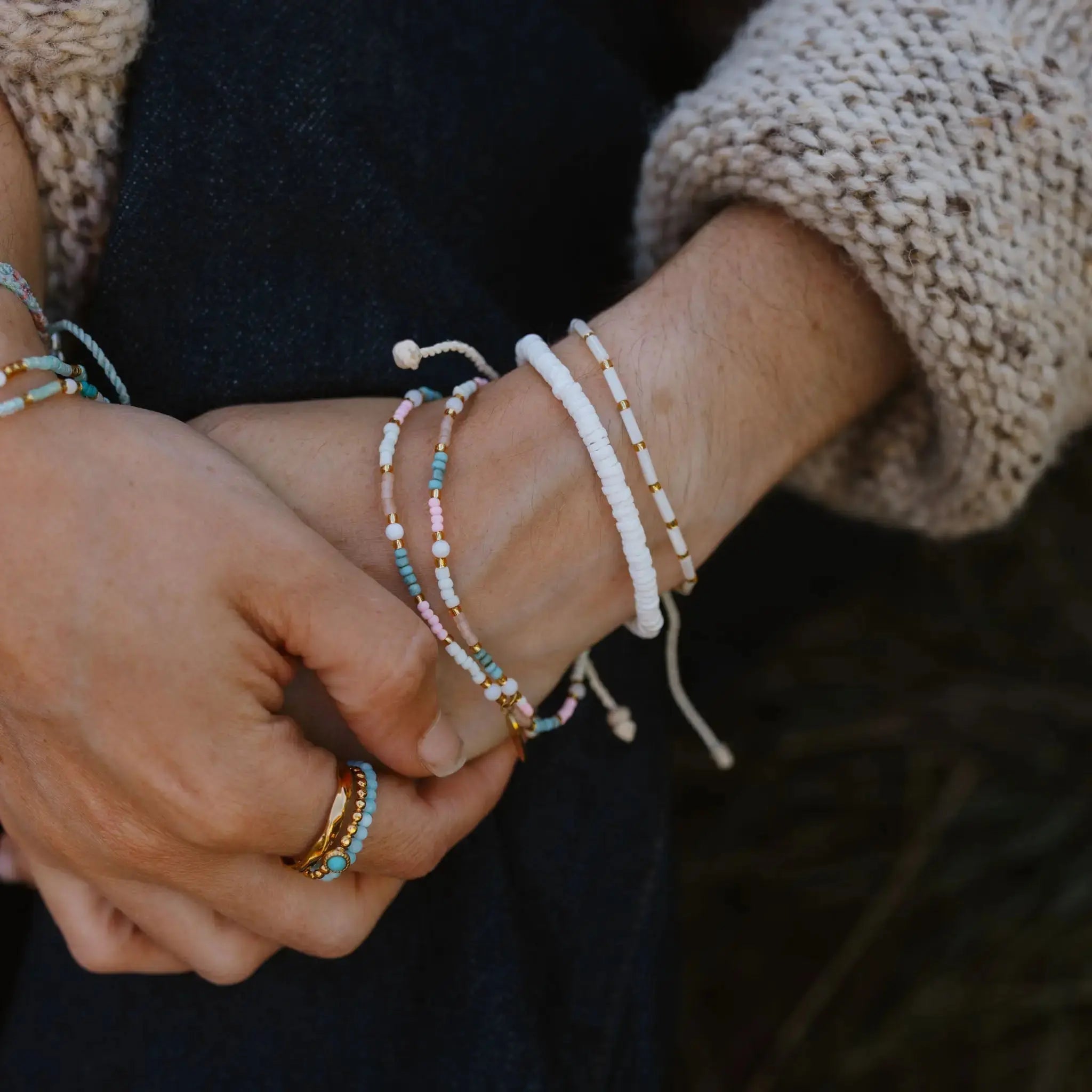 Pineapple Island Kemboja Pastel Endless Summer Bracelet - Pink/Turquoise/White