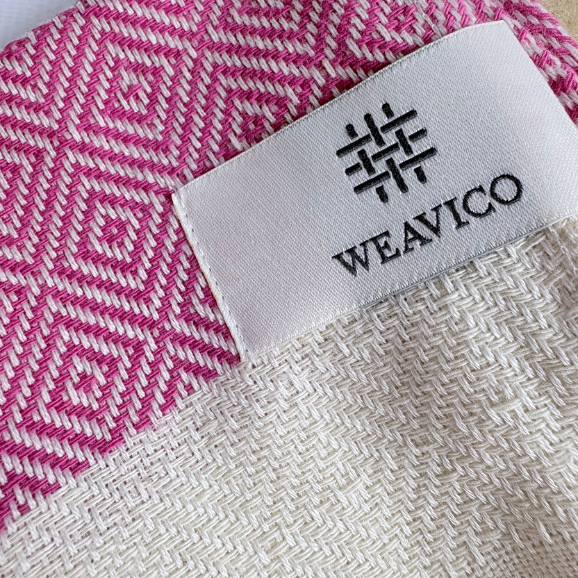 Weavico - Diamond Turkish Beach Towel - 100% Cotton - Fuchsia