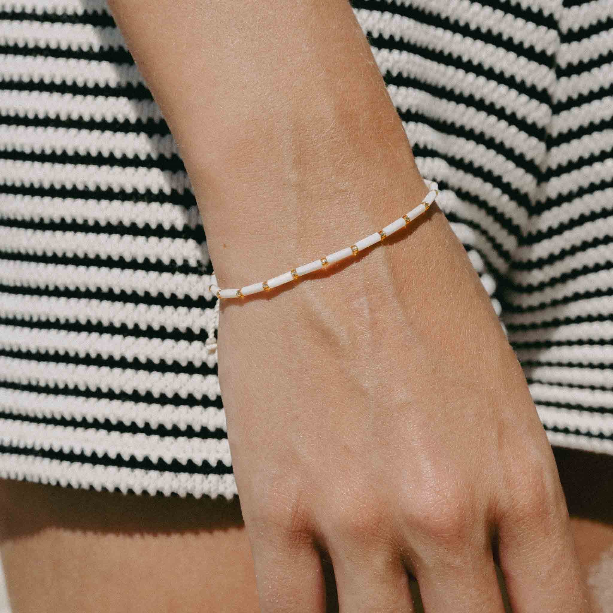 Pineapple Island Cahaya Mother of Pearl Beaded Bracelet - Cream/Gold