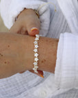Pineapple Island Surgawi Mother of Pearl Star Bracelet - Cream/Gold