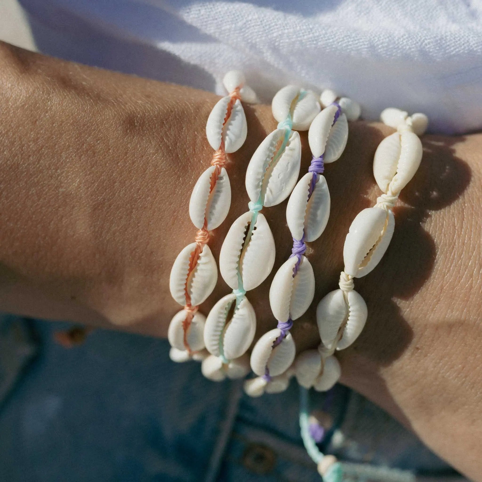 Pineapple Island Livadi Cowrie Shell Surf Bracelet - Cream
