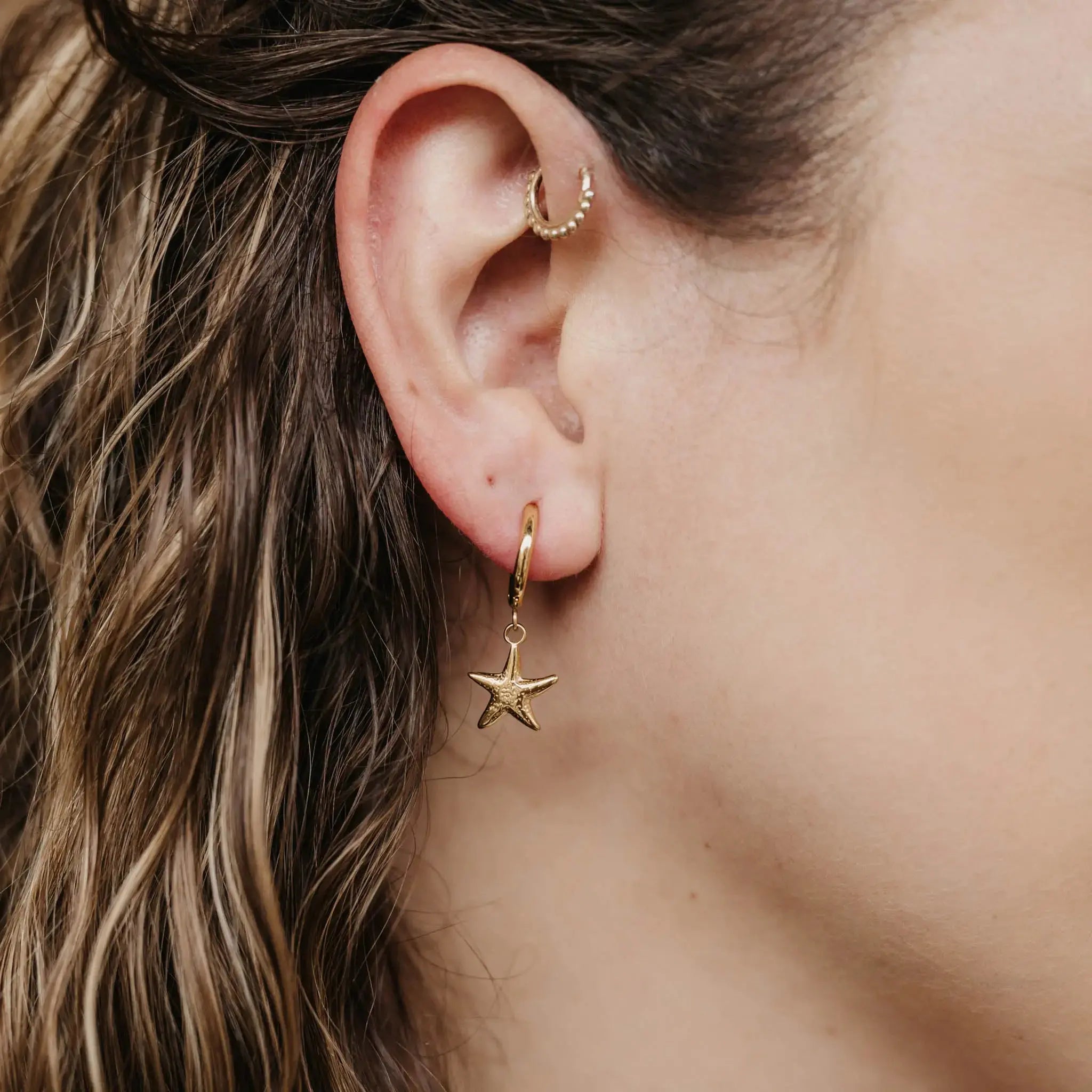 Pineapple Island Starfish Hoop Waterproof Earrings - Gold