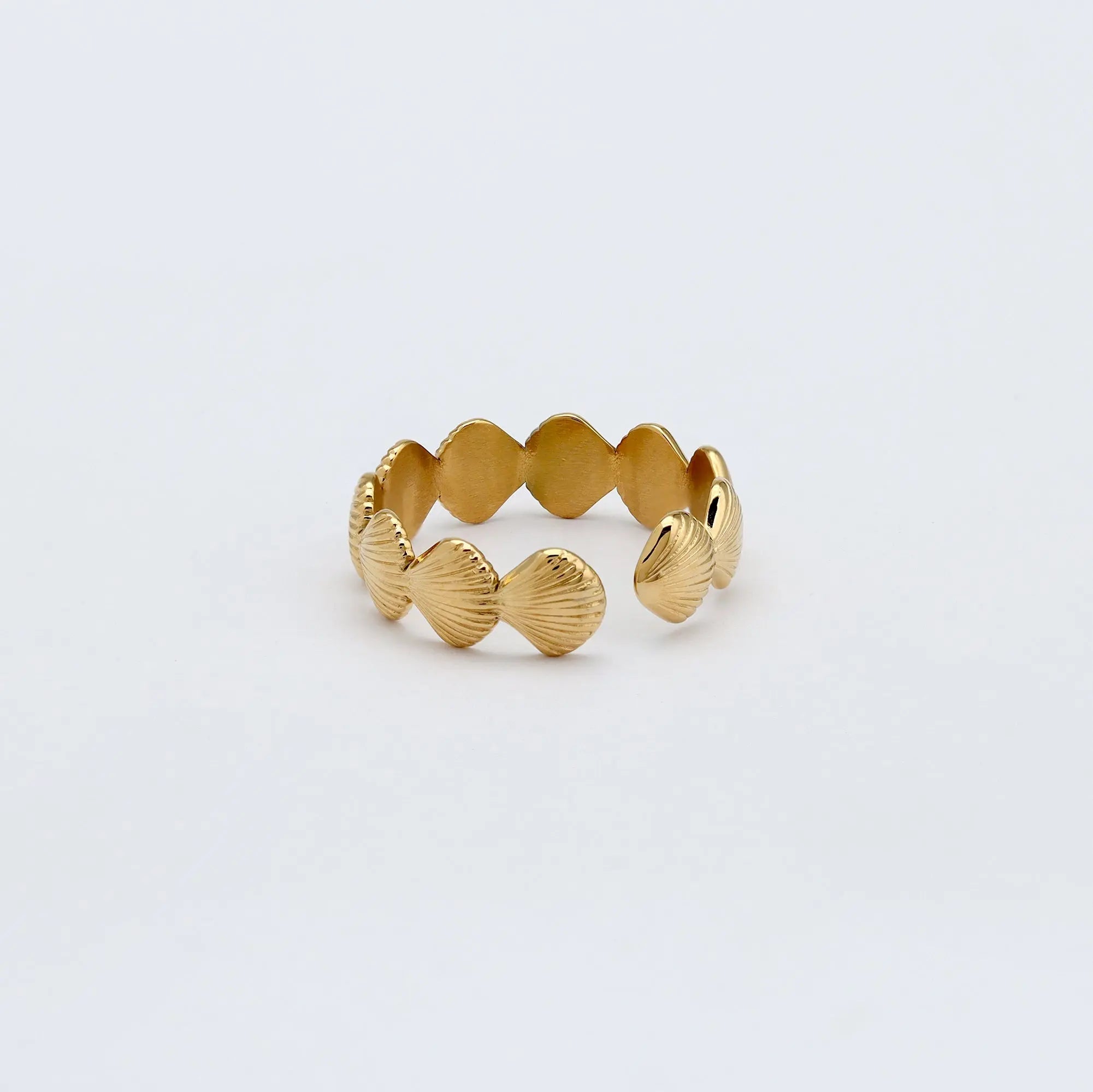 Pineapple Island Seashell Ring - Gold