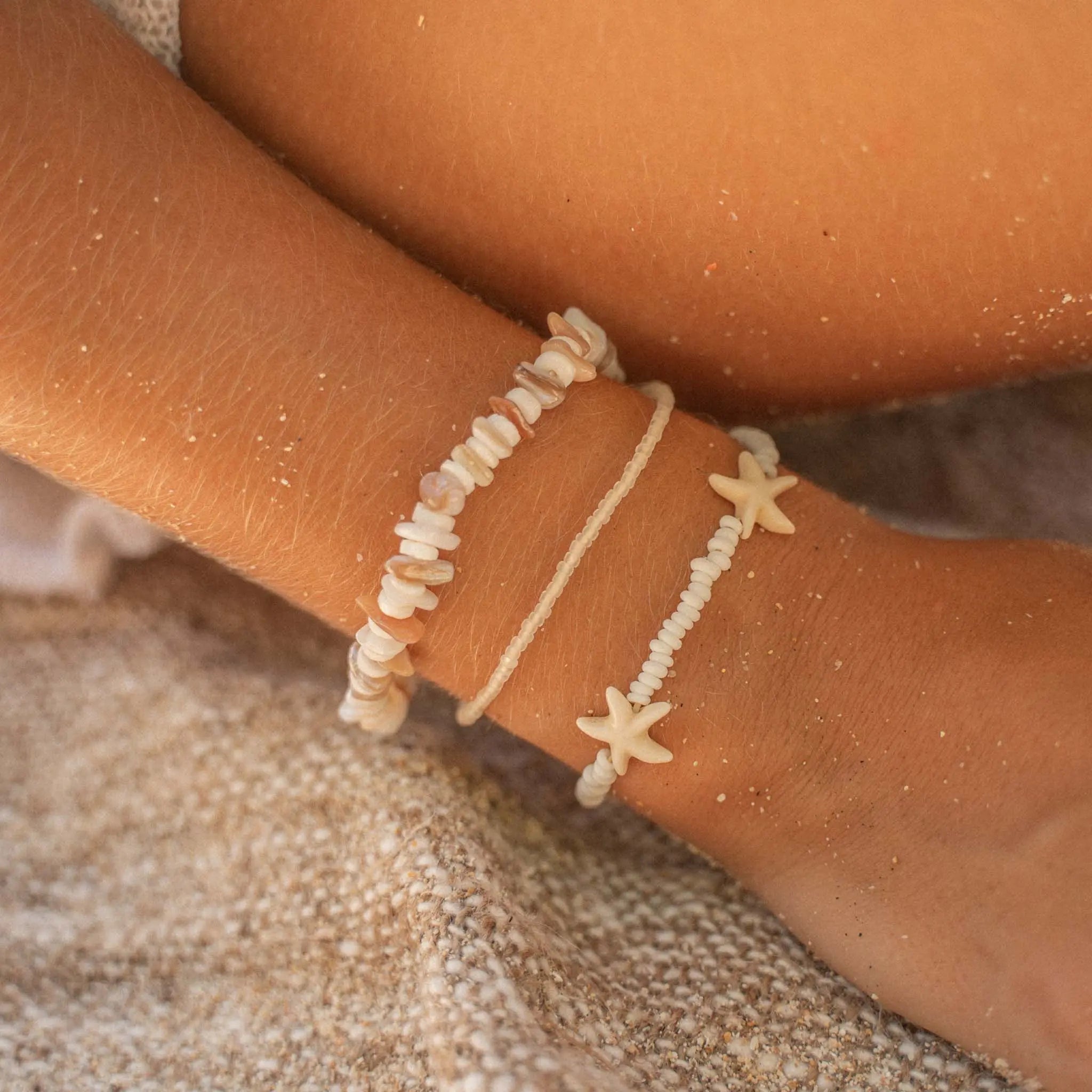 Pineapple Island Alona Beach Shell Bracelet Set - Cream