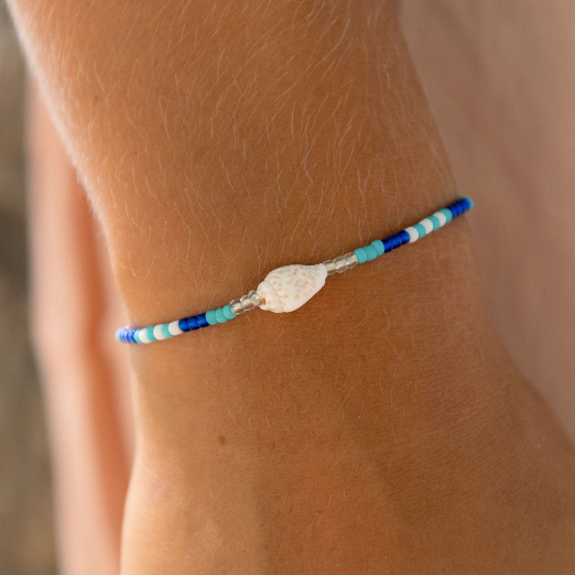 Pineapple Island Mauna Loa Shell Bracelet - Blue/Shell