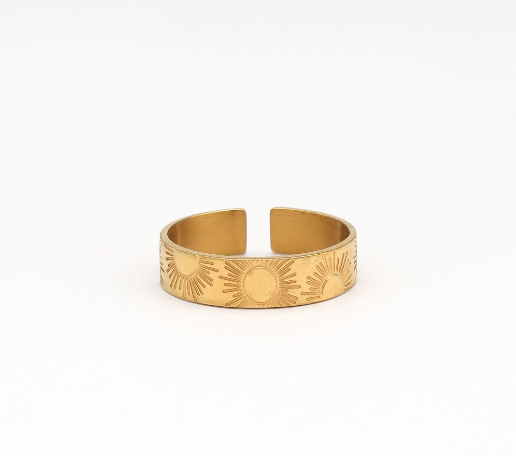 Pineapple Island Mãmã Celestial Sun Adjustable Ring - Gold